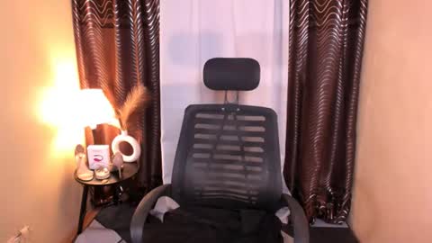 Snapshot of zella_maurice chatting on 07.12.26 zella_maurice online show from 07.12.26