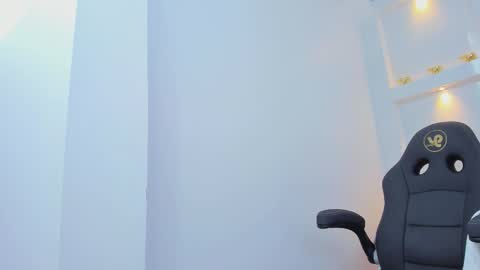 Zenda Evans online show from 03.19.26