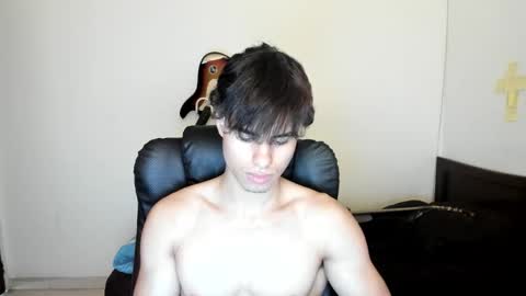 Snapshot of zenhzu chatting on 11.26.25 zenzhu online show from 11.26.25