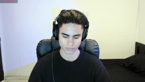 Snapshot of zenhzu chatting on 11.29.25 zenzhu online show from 11.29.25