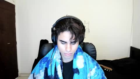 Snapshot of zenhzu chatting on 12.01.25 zenzhu online show from 12.01.25