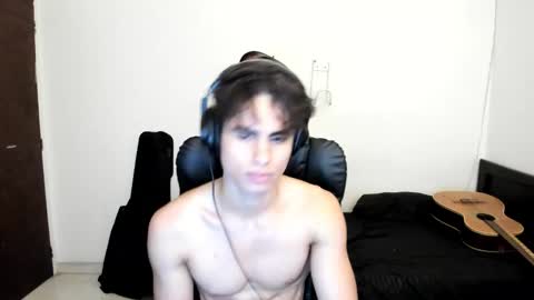 Snapshot of zenhzu chatting on 12.02.25 zenzhu online show from 12.02.25