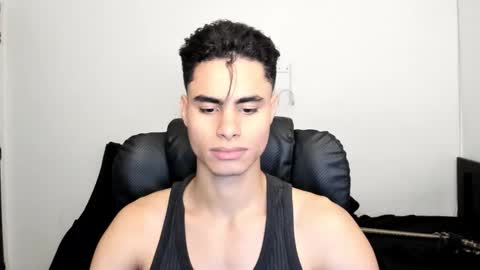 Snapshot of zenhzu chatting on 12.14.25 zenzhu online show from 12.14.25