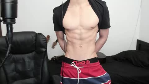 Snapshot of zenhzu chatting on 12.16.25 zenzhu online show from 12.16.25