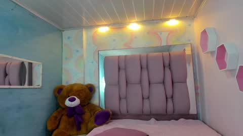 ZEPHYRA ANGELS online show from 12.23.24