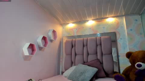 ZEPHYRA ANGELS online show from 01.17.25