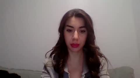 Snapshot of zeralinee chatting on 11.17.25 cinamonchik online show from 11.17.25