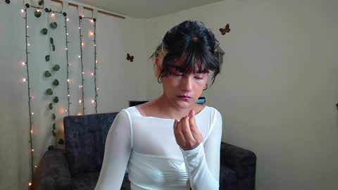 Snapshot of zero__o chatting on 02.05.25 ZERO online show from 02.05.25