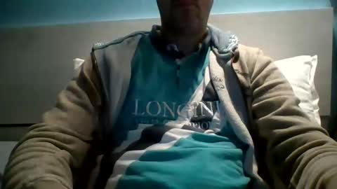 Snapshot of zeus00811 chatting on 10.04.25 zeus online show from 10.04.25