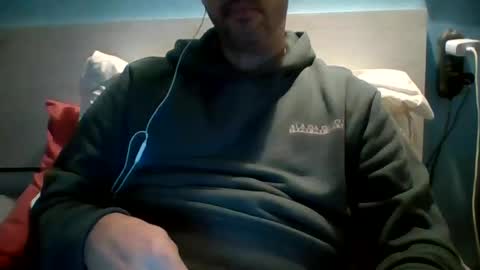 Snapshot of zeus00811 chatting on 10.22.25 zeus online show from 10.22.25