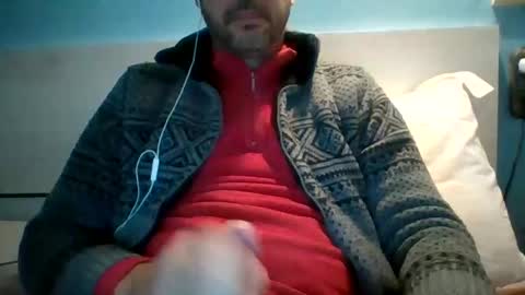 Snapshot of zeus00811 chatting on 10.25.25 zeus online show from 10.25.25