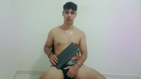 zeus_183 online show from 10.05.25