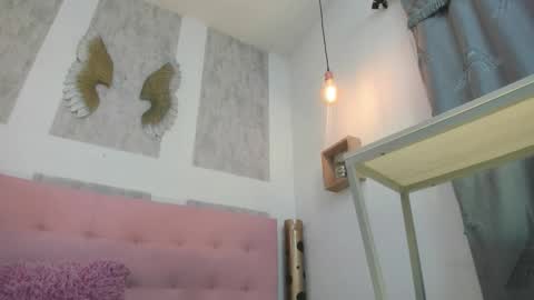 ZHAMIRA  ANDRES online show from 12.18.25