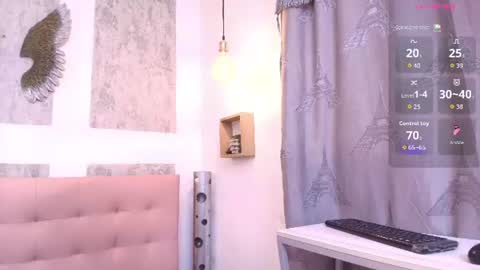 ZHAMIRA  ANDRES online show from 07.12.26