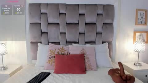 zharia_lux25 online show from 03.19.26