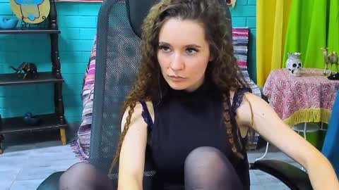 zianichols online show from 02.05.25