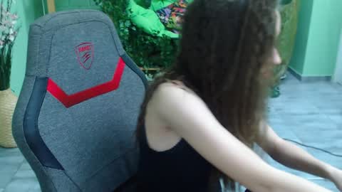 zianichols online show from 02.06.25