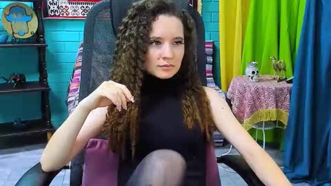 zianichols online show from 02.10.25