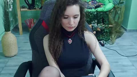 zianichols online show from 03.06.25