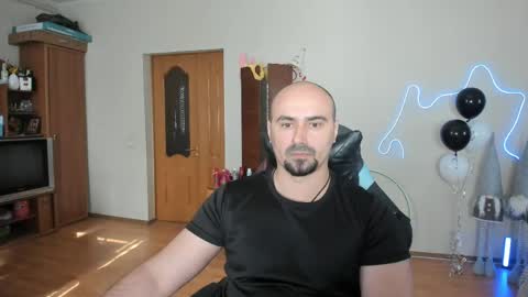 Snapshot of ziesh chatting on 04.30.26 Ziesh online show from 04.30.26