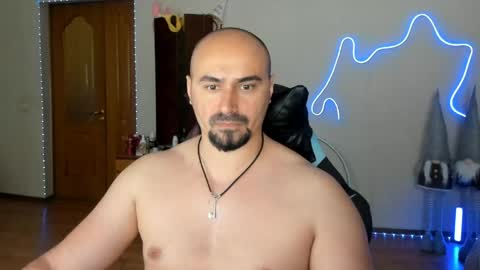 Snapshot of ziesh chatting on 05.17.26 Ziesh online show from 05.17.26