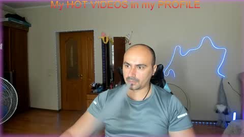 Snapshot of ziesh chatting on 05.31.26 Ziesh online show from 05.31.26