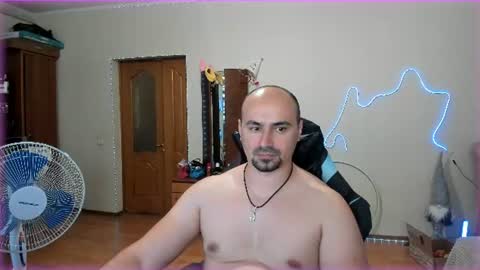 Snapshot of ziesh chatting on 06.20.26 Ziesh online show from 06.20.26