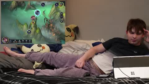 Snapshot of zilobeast chatting on 11.18.25 zilobeast online show from 11.18.25