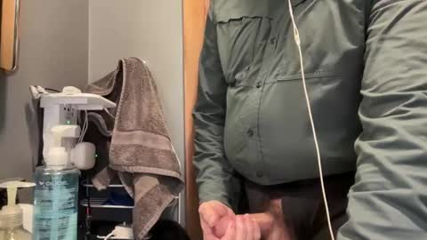 Snapshot of zinger283069 chatting on 11.17.25 zinger283069 online show from 11.17.25