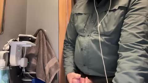 Snapshot of zinger283069 chatting on 12.16.25 zinger283069 online show from 12.16.25