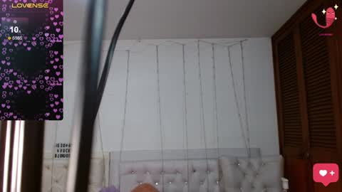 Snapshot of zion_bora chatting on 01.22.25 Zion Bora online show from 01.22.25