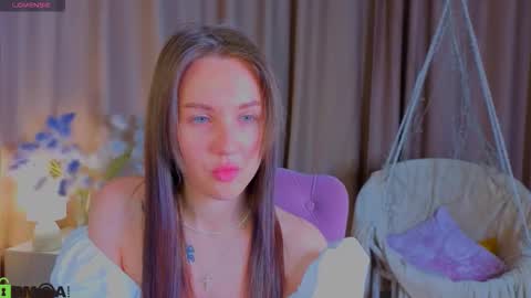 Zlata  Mon Tue Thu Fri Sun Sa GMT 3 0000pm - 0600pm  online show from 10.03.25