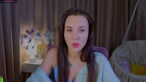 Zlata  Mon Tue Thu Fri Sun Sa GMT 3 0000pm - 0600pm  online show from 10.10.25