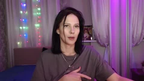 Snapshot of zlatagoddess chatting on 02.15.25 Zlata online show from 02.15.25