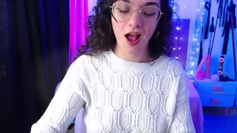 Snapshot of zoe_0111 chatting on 12.21.24 zoe_0111 online show from 12.21.24