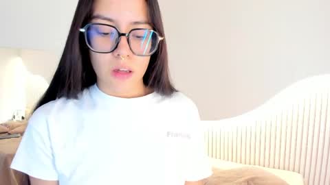Snapshot of zoe_blunt_one chatting on 05.15.26 zoe_blunt_one online show from 05.15.26