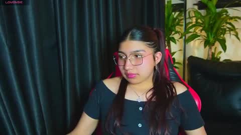 Snapshot of zoe_capelli chatting on 09.26.25 zoe online show from 09.26.25