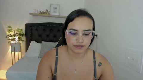 Zoe  online show from 01.29.25