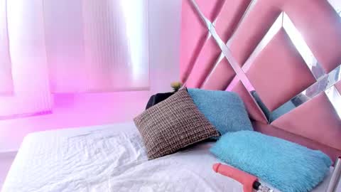 zoe_evaanss_ online show from 03.21.26