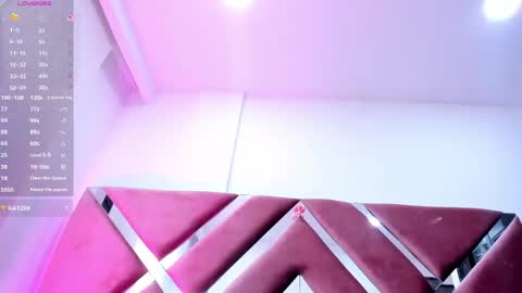 zoe_evaanss_ online show from 04.14.26