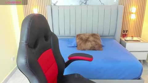 ZOE  online show from 11.18.25