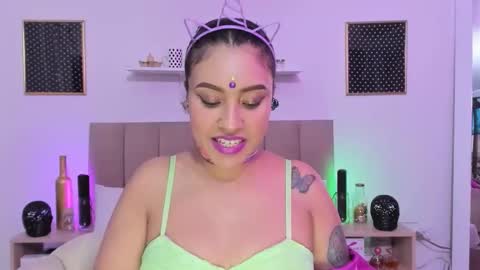 Snapshot of zoe_gruber chatting on 10.18.25 Zoe Gruber online show from 10.18.25