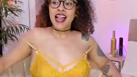 Snapshot of zoe_gruber chatting on 11.27.25 Zoe Gruber online show from 11.27.25