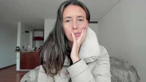 Snapshot of zoe_jeane_beker chatting on 04.28.26 ZOE online show from 04.28.26