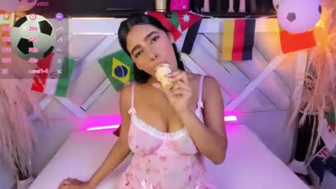 Zoey  online show from 06.20.26
