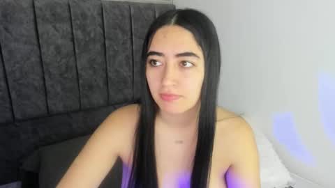 zoe_jones7 online show from 10.29.25