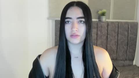 zoe_jones7 online show from 11.10.25