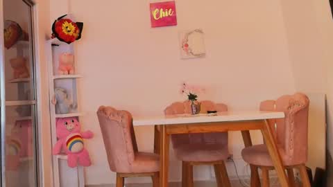 zoe_kravitx_ online show from 04.17.26