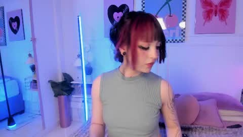 Snapshot of zoe_lynch_ chatting on 07.16.26 Zoe Lynch online show from 07.16.26