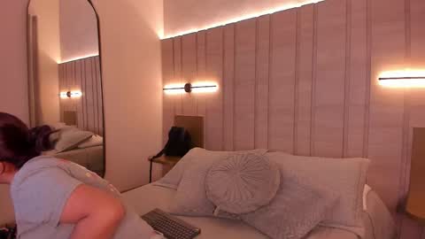 zoe_mhendez online show from 02.10.26